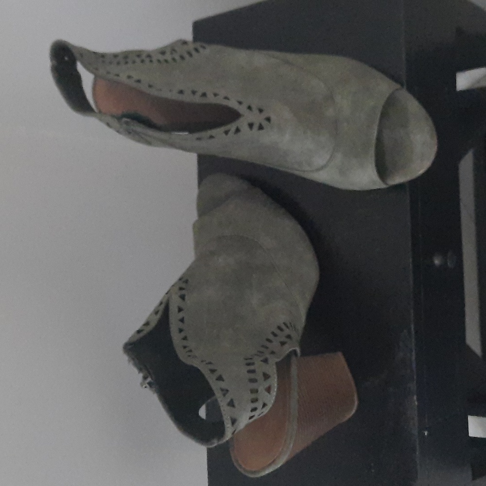 Olive faux leather block heel shoe